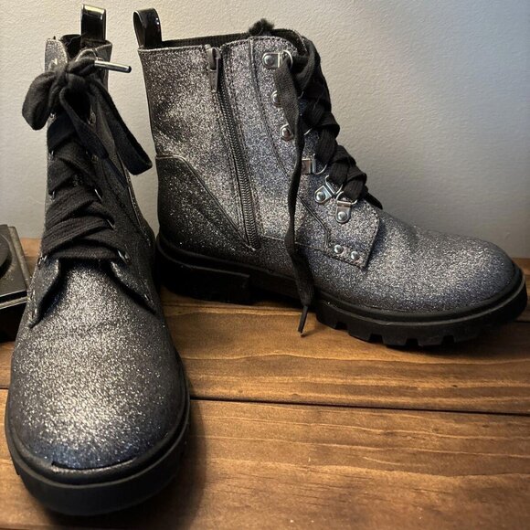 JUSTICE BIG Girl Lug Bottom Glitter High Ankle Boots - Size 6 Color :Gray NEW - Picture 1 of 9